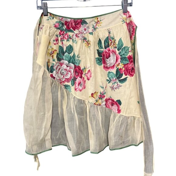 Vintage Floral Apron With Sheer Layer & Ruffled Hem - Picture 3 of 9